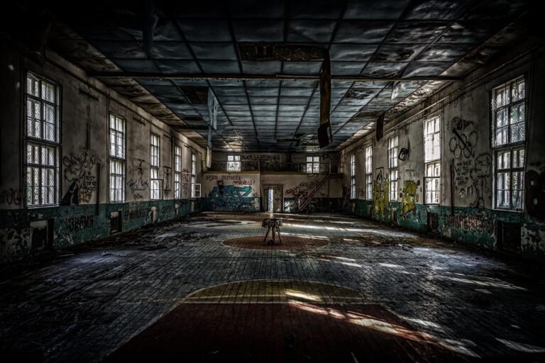 scholty1970-abandoned-school-6789778_1920
